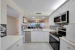 1528 Whitehall Drive, Davie, FL 33324 - MLS#B26026584
