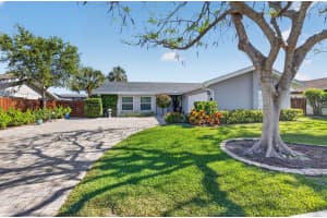 4175 Bay Laurel Way, Boca Raton, FL 33487 - MLS#B26026585
