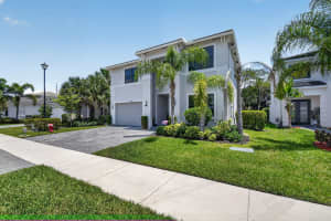 7174 Villamar Way, Lake Worth, FL 33463 - MLS#B26026588