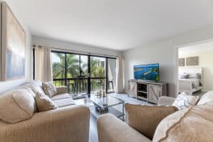3050 Presidential Way, West Palm Beach, FL 33401 - MLS#B26026607