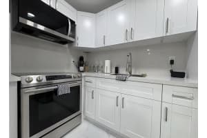 4265 South Tamiami Canal Drive, Miami, FL 33126 - MLS#B26026701