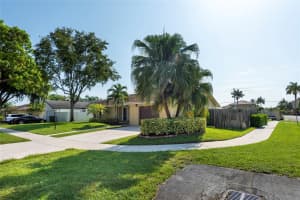 2101 101st Terrace, Pembroke Pines, FL 33026 - MLS#B26026709