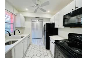 11 Golfs E, West Palm Beach, FL 33417, West Palm Beach, FL 33417 - MLS#B26026724
