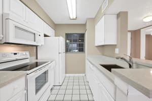 2861 Oakland Forest Drive, Oakland Park, FL 33309 - MLS#B26026732