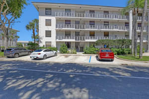 3650 Whitehall Drive, West Palm Beach, FL 33401 - MLS#B26026774