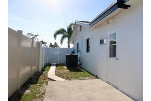 436 Fontana Dr, Lake Worth Beach, FL 33461, - MLS#B26026784