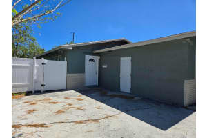 815 Silver Beach Road, Lake Park, FL 33403 - MLS#B26026872