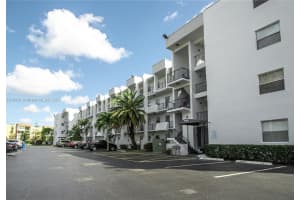 2998 Sunrise Lakes Drive, Sunrise, FL 33322 - MLS#B26026875