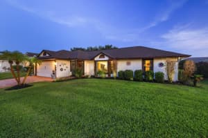 686 Hoffenberg Avenue, Port Saint Lucie, FL 34953 - MLS#B26026972