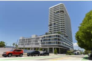 580 72nd Street, Miami Beach, FL 33141 - MLS#B26027018