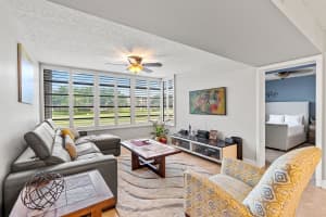 1713 Whitehall Drive, Davie, FL 33324 - MLS#B26027089
