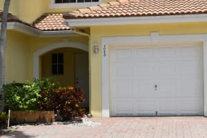 1043 Imperial Lake Road, West Palm Beach, FL 33413 - MLS#B26027174