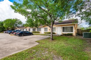 3838 48th Avenue, Hollywood, FL 33023 - MLS#B26027262