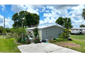 1102 Casey Lane, Okeechobee, FL 34974 - MLS#B26027283