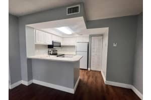 718 Executive Center Drive, West Palm Beach, FL 33401 - MLS#B26027557