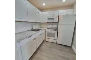 10 Hastings A, West Palm Beach, FL 33417, West Palm Beach, FL 33417 - MLS#B26027708