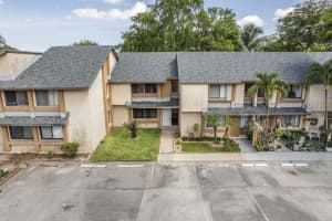 32 Wimbledon Lake 221, Plantation, FL 33324, Plantation, FL 33324 - MLS#B26027794