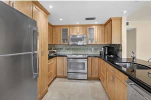 1027 Yarmouth Drive, Boca Raton, FL 33434 - MLS#B26027869