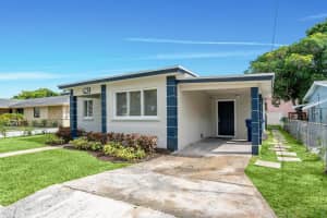 741 10th Street, Riviera Beach, FL 33404 - MLS#B26027977
