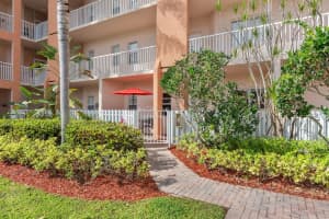 7735 Yardley Drive, Tamarac, FL 33321 - MLS#B26028069