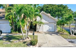 6660 Canary Palm Circle, Boca Raton, FL 33433 - MLS#B26028138