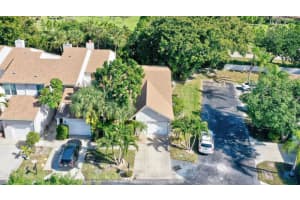 6660 Canary Palm Circle, Boca Raton, FL 33433 - MLS#B26028138