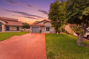 19035 54th Place, Miami Gardens, FL 33055 - MLS#B26028170