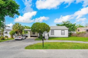 921 43rd Street, West Palm Beach, FL 33407 - MLS#B26028320
