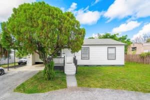 921 43rd Street, West Palm Beach, FL 33407 - MLS#B26028320