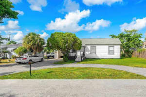 921 43rd Street, West Palm Beach, FL 33407 - MLS#B26028320