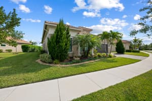 12110 Bastille Circle, Parkland, FL 33076 - MLS#B26028445
