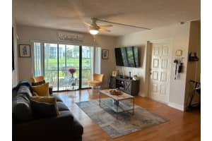 1102 Green Pine Boulevard, West Palm Beach, FL 33409 - MLS#B26028479