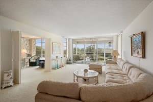 806 Cypress Boulevard, Pompano Beach, FL 33069 - MLS#B26028483