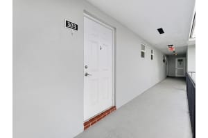 8 Colonial Club Drive, Boynton Beach, FL 33435 - MLS#B26028524