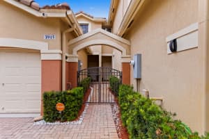 3915 Vista Grove Lane, Weston, FL 33332 - MLS#B26028765
