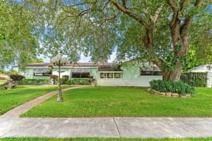 2118 Palma Circle, West Palm Beach, FL 33415 - MLS#B26028773