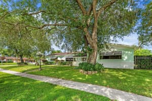 2118 Palma Circle, West Palm Beach, FL 33415 - MLS#B26028773