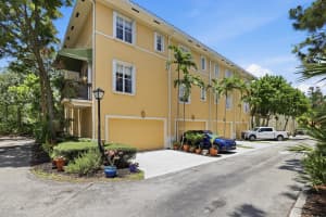 135 Indian Crossing Circle, Jupiter, FL 33458 - MLS#B26028825