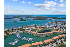 24 Harbour Isle Dr Drive, Fort Pierce, FL 34949 - MLS#B26028844
