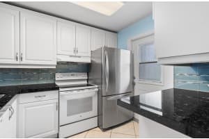 4025 Federal Highway, Fort Lauderdale, FL 33308 - MLS#B26028865