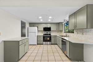 975 4th Lane, Vero Beach, FL 32962 - MLS#B26028923