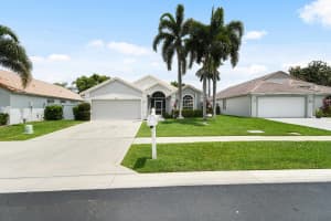 1644 Oak Berry Circle, Wellington, FL 33414 - MLS#B26028990