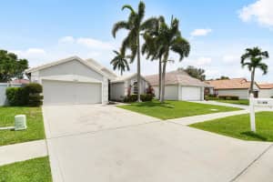 1644 Oak Berry Circle, Wellington, FL 33414 - MLS#B26028990