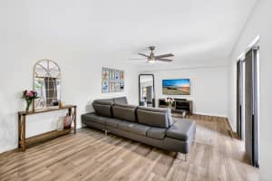 801 8th Way, West Palm Beach, FL 33407 - MLS#B26029023