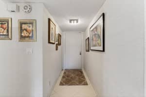 5561 Fairway Park Drive, Boynton Beach, FL 33437 - MLS#B26029062
