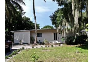 336 Borraclough Street, Fort Pierce, FL 34982 - MLS#B26029079
