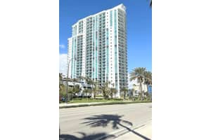 1945 Ocean Drive, Hallandale Beach, FL 33009 - MLS#B26029365