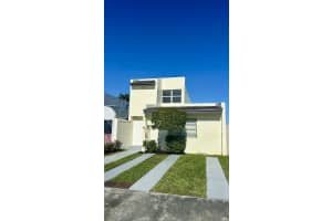 4300 10th Court, Hialeah, FL 33012 - MLS#B26029404