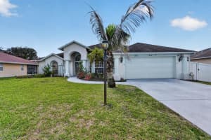 214 Holden Terrace, Port Saint Lucie, FL 34984 - MLS#B26029406