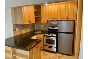 2917 33rd Avenue, Fort Lauderdale, FL 33308 - MLS#B26029428